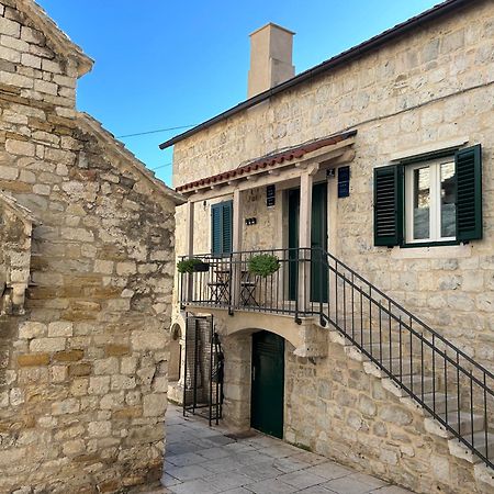 Perfectly Located Cherry Stone House Split Extérieur photo